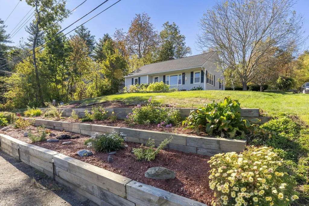 59 Pike Street Nashua NH 03060