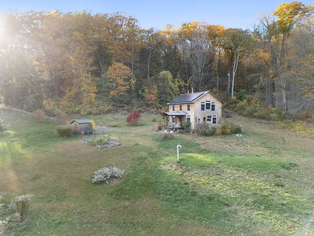 137 Pleasant Valley Road Brattleboro VT 05301