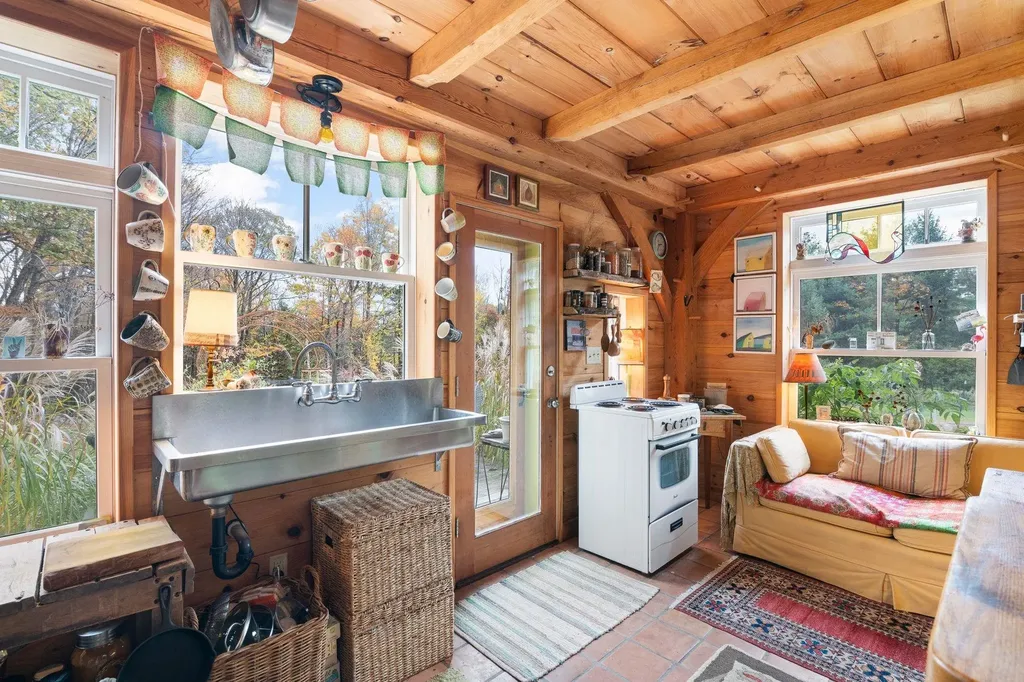 137 Pleasant Valley Road Brattleboro VT 05301