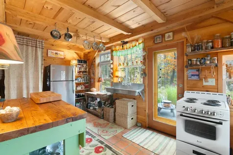 137 Pleasant Valley Road Brattleboro VT 05301