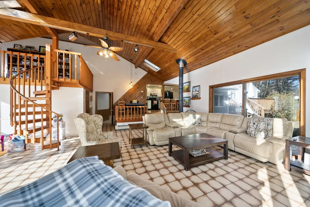 101 Horace Greeley Road Amherst NH 03031