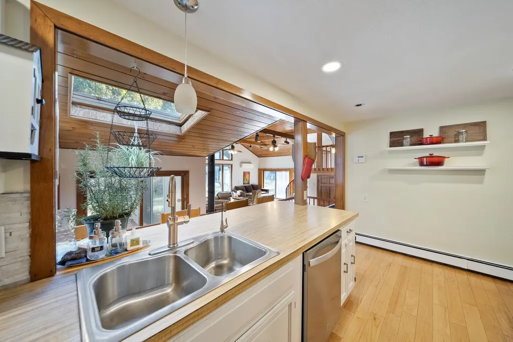 101 Horace Greeley Road Amherst NH 03031