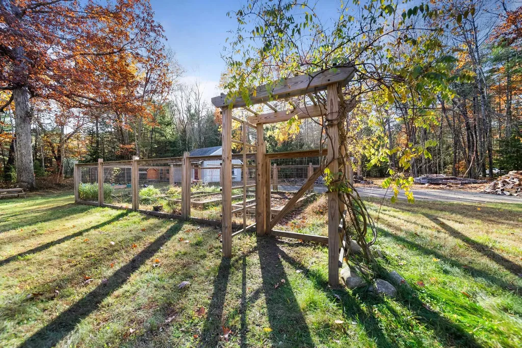 101 Horace Greeley Road Amherst NH 03031