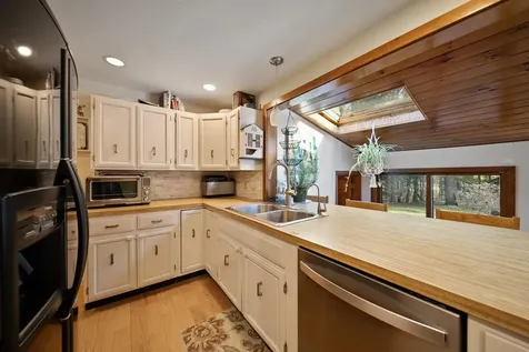 101 Horace Greeley Road Amherst NH 03031