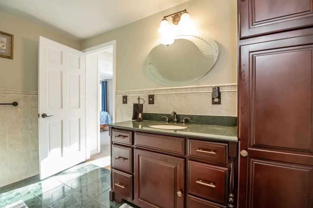 28 Millham Court South Burlington VT 05403