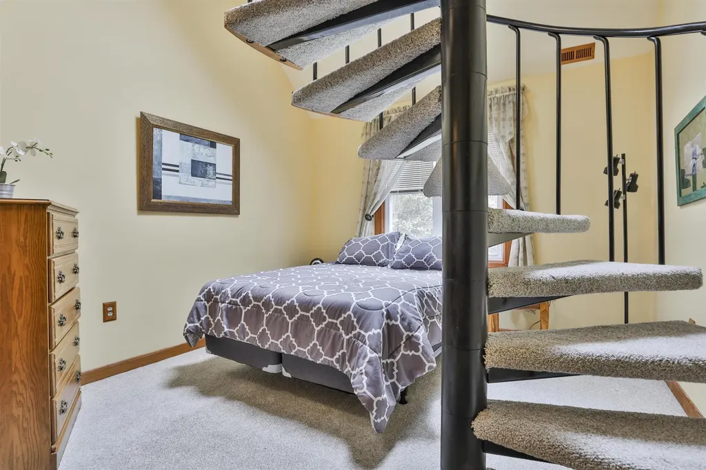 46 Oak Hill Road Brookline NH 03033