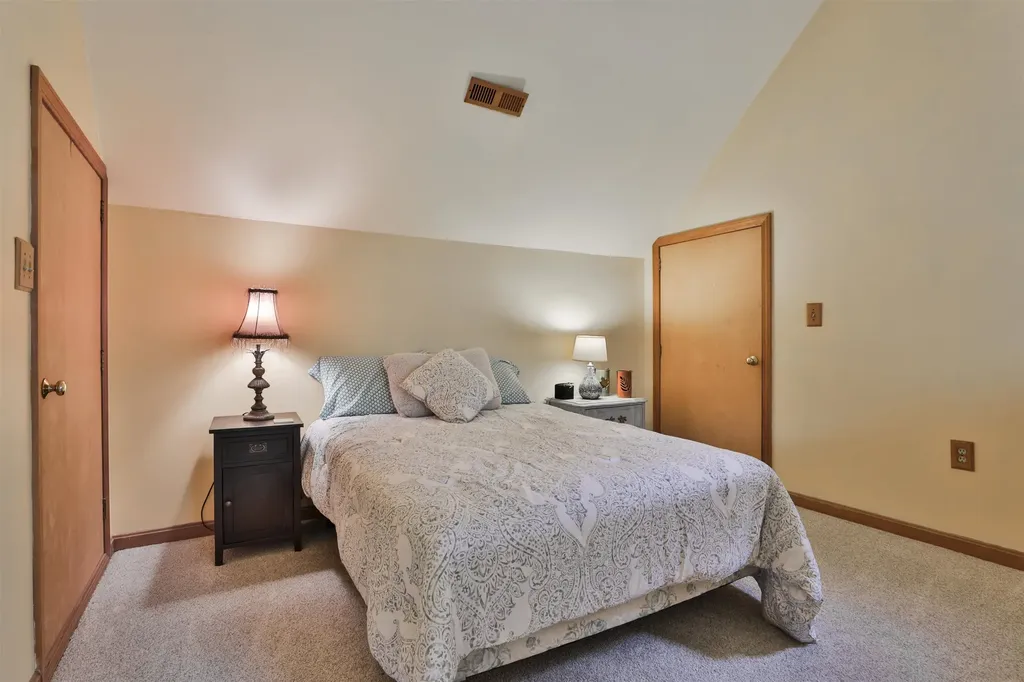 46 Oak Hill Road Brookline NH 03033