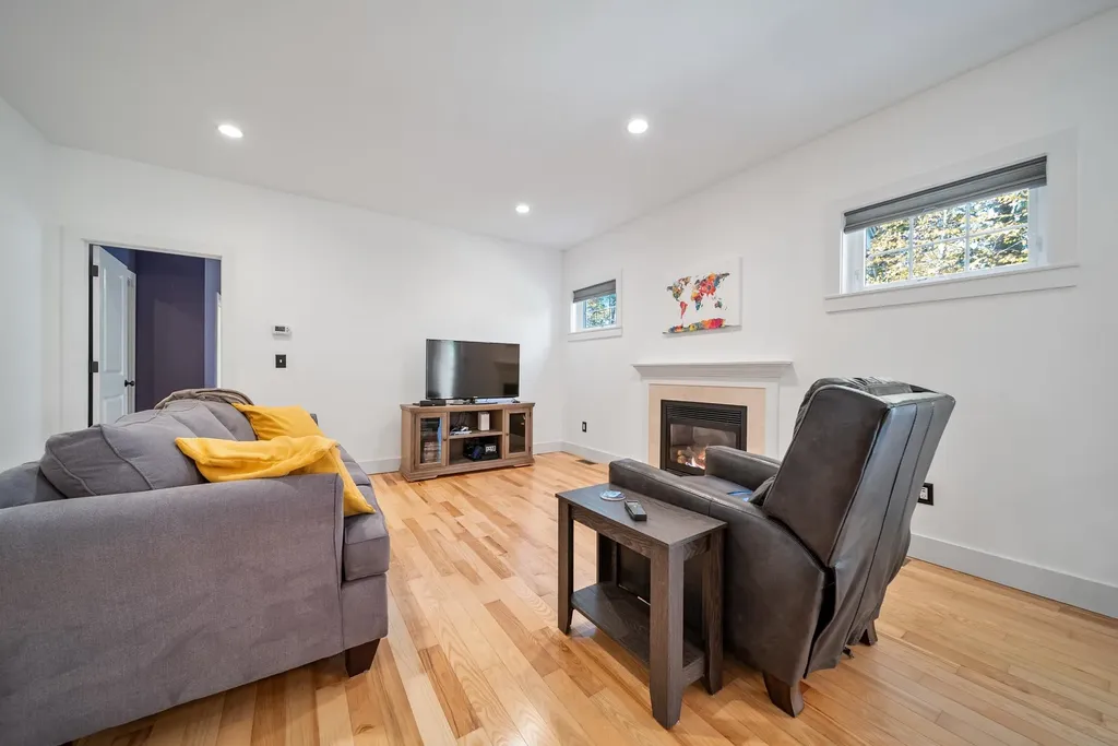 36 Winnicut Road North Hampton NH 03862