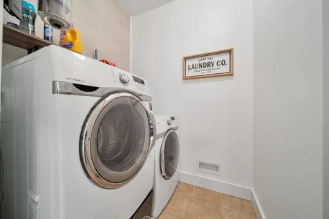 36 Winnicut Road North Hampton NH 03862