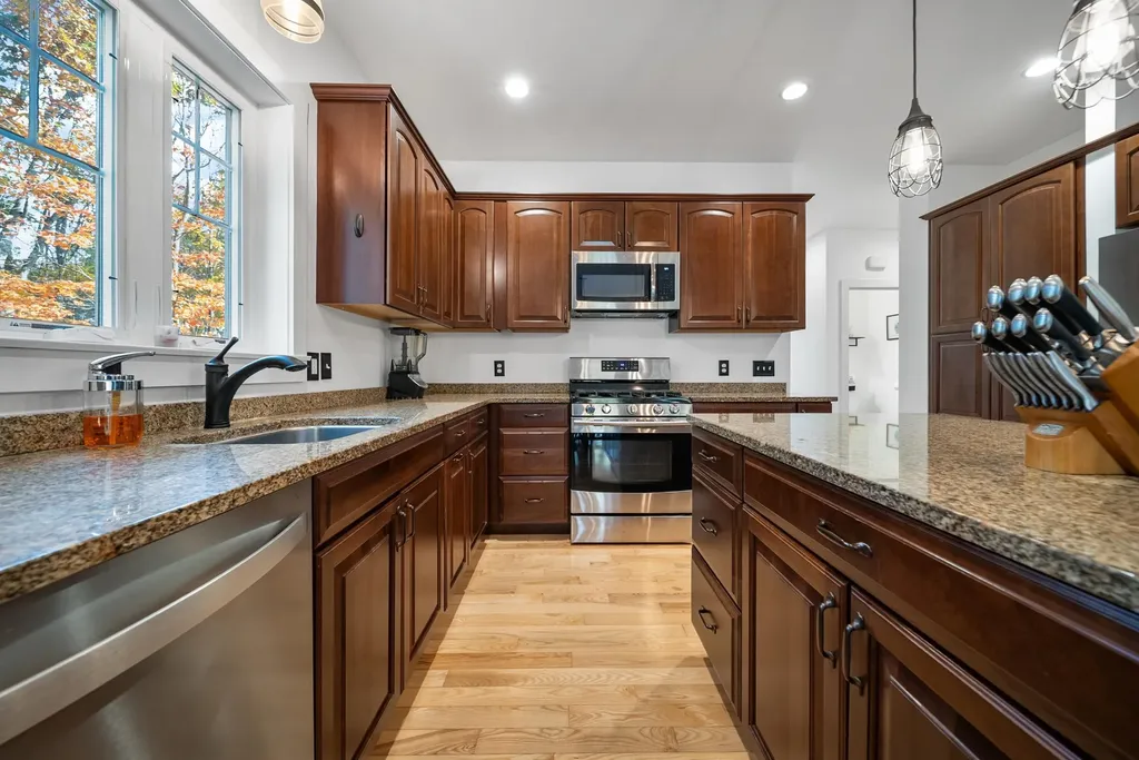 36 Winnicut Road North Hampton NH 03862