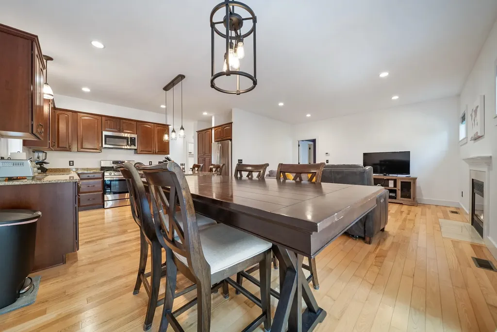 36 Winnicut Road North Hampton NH 03862