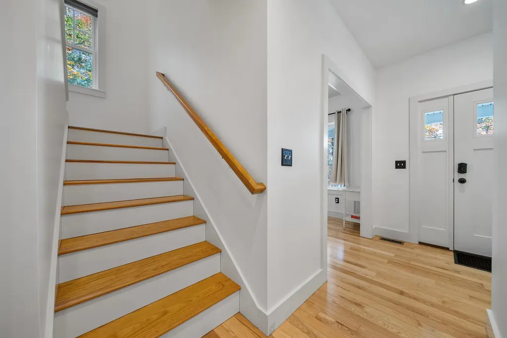 36 Winnicut Road North Hampton NH 03862