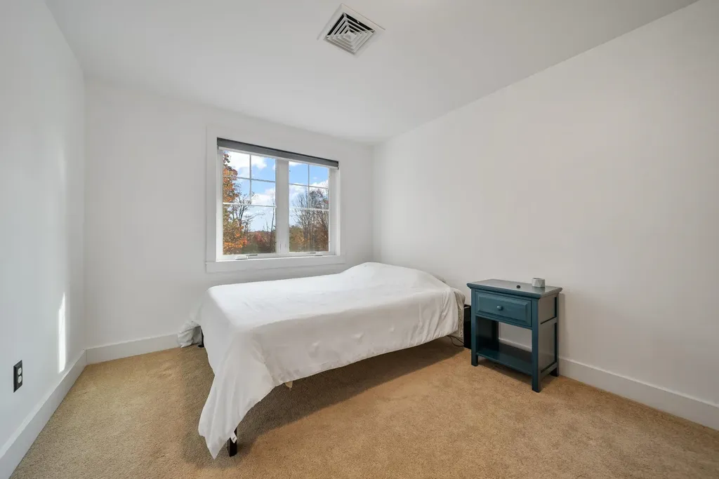 36 Winnicut Road North Hampton NH 03862