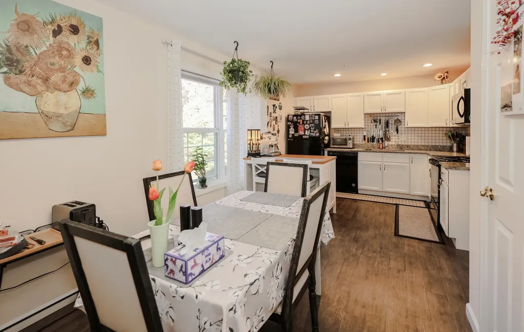 192 Karatzas Avenue Manchester NH 03104