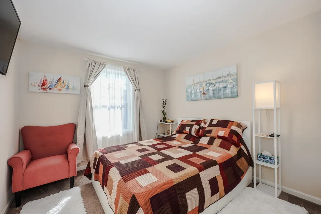 192 Karatzas Avenue Manchester NH 03104