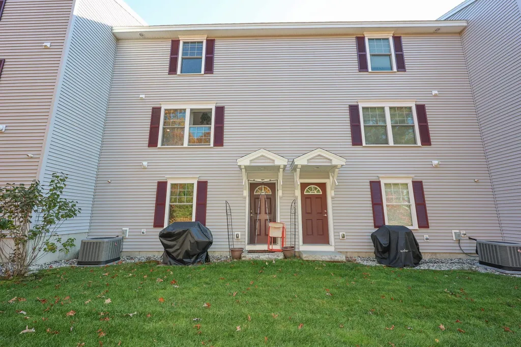 192 Karatzas Avenue Manchester NH 03104