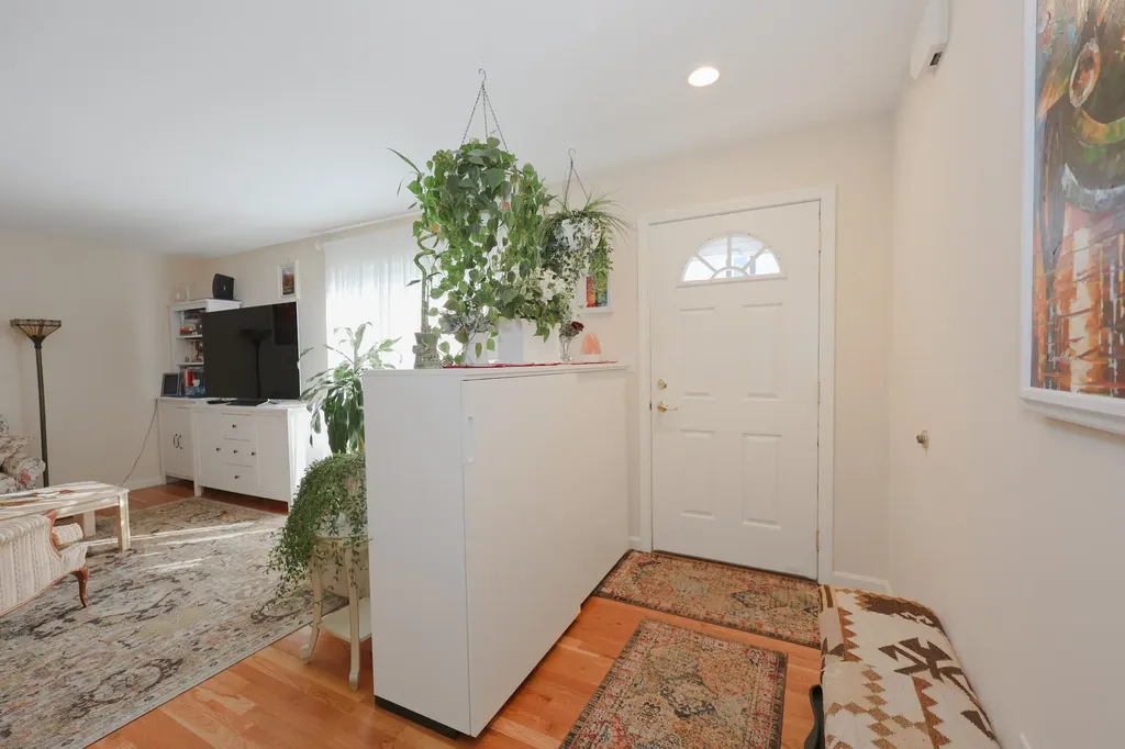 192 Karatzas Avenue Manchester NH 03104