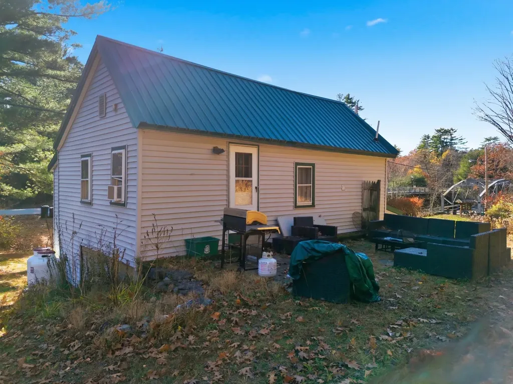 19 Depot Road Chichester NH 03258