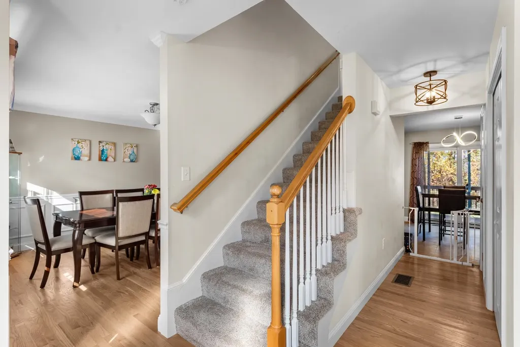 12 Crawford Lane Hooksett NH 03106