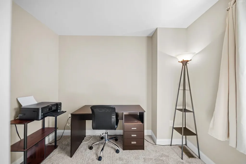 12 Crawford Lane Hooksett NH 03106