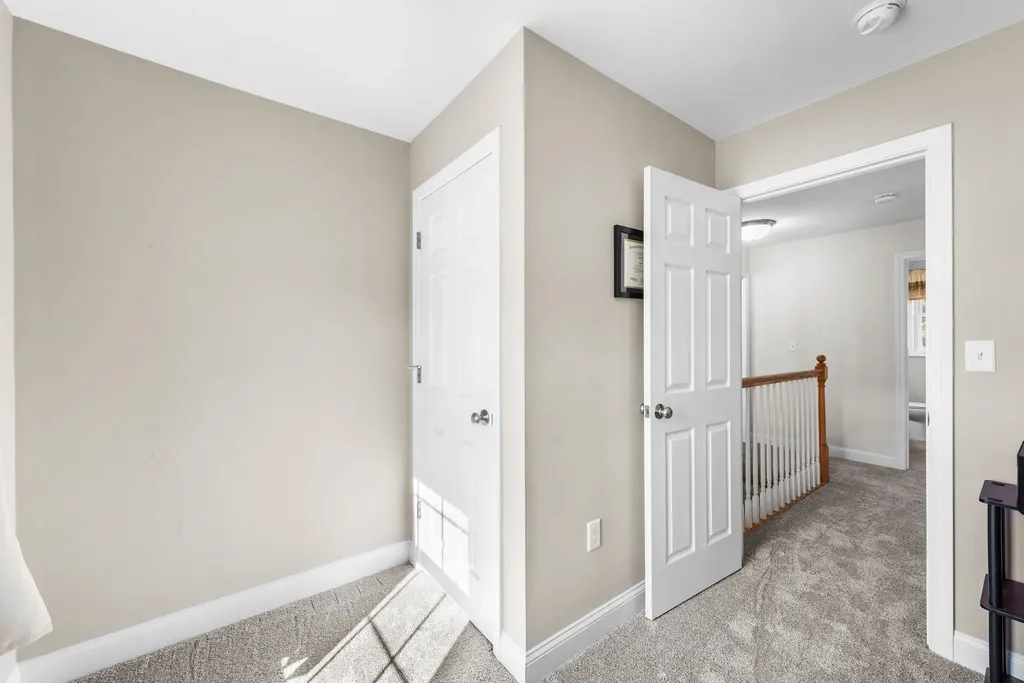 12 Crawford Lane Hooksett NH 03106