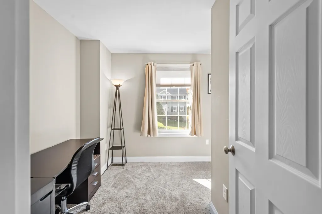 12 Crawford Lane Hooksett NH 03106