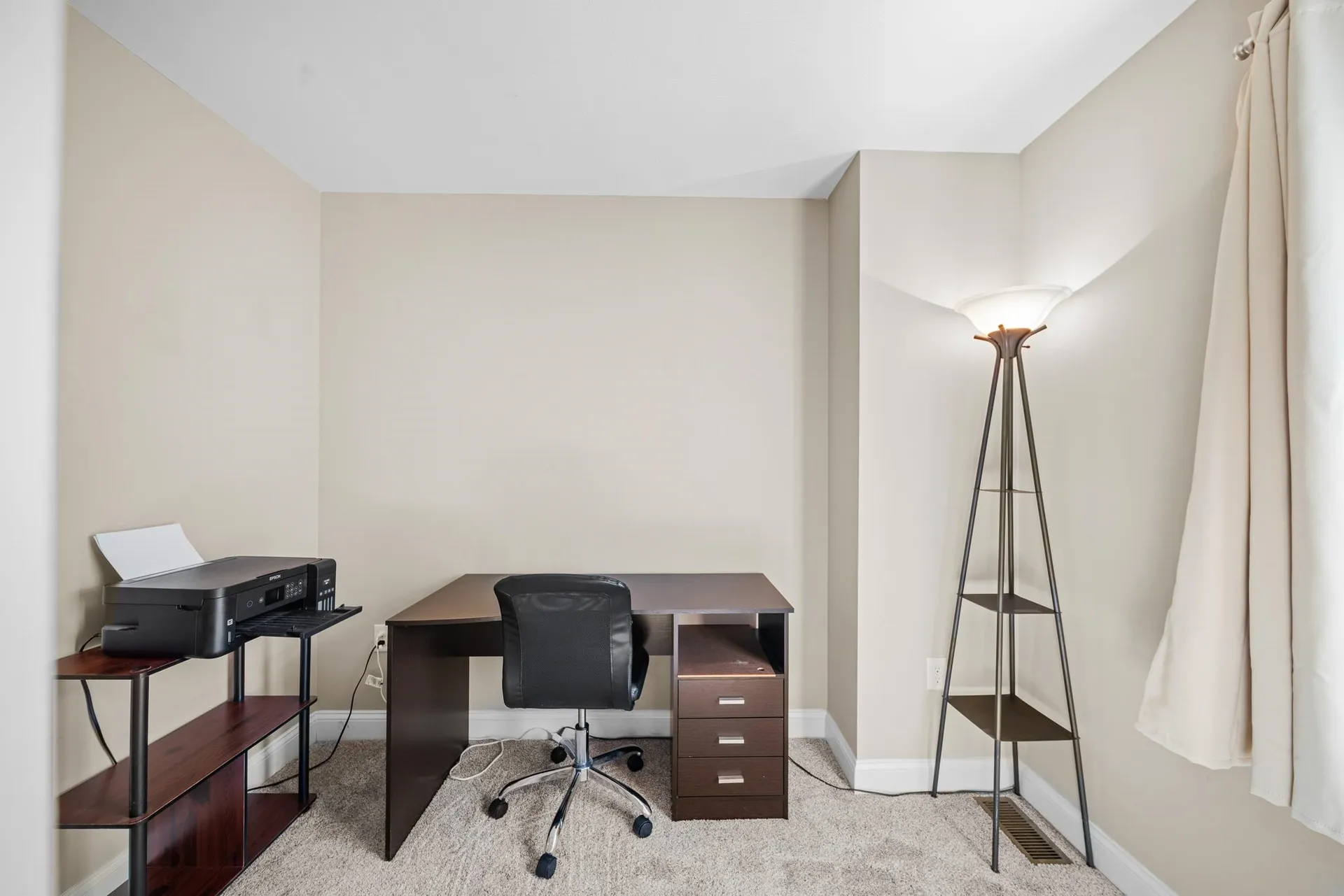 12 Crawford Lane Hooksett NH 03106