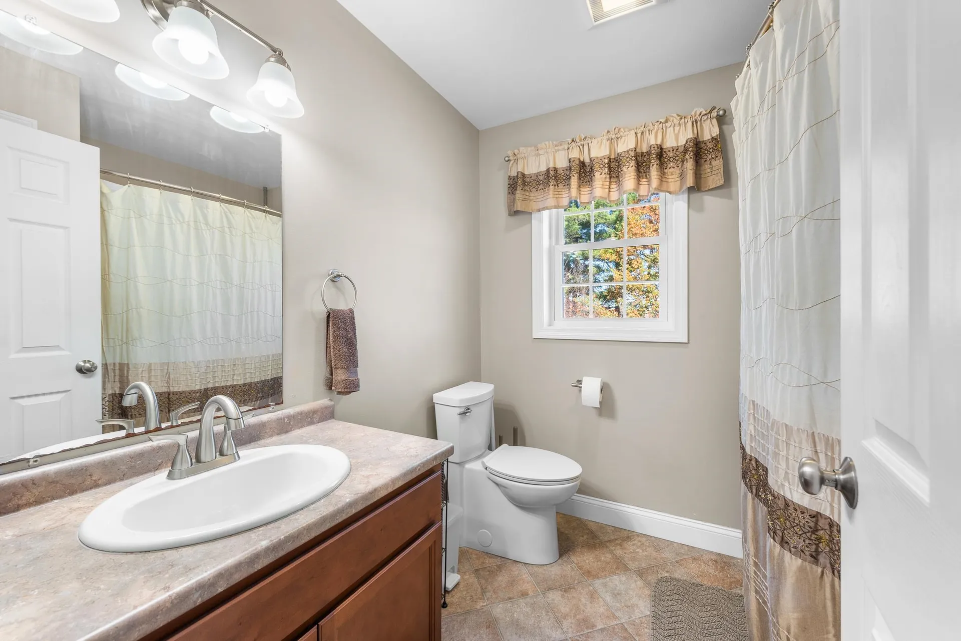 12 Crawford Lane Hooksett NH 03106