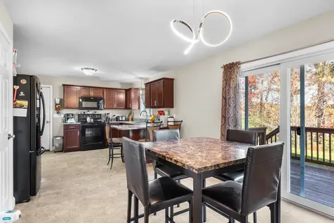 12 Crawford Lane Hooksett NH 03106