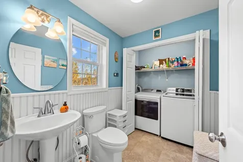 12 Crawford Lane Hooksett NH 03106