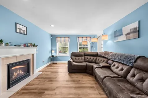 12 Crawford Lane Hooksett NH 03106