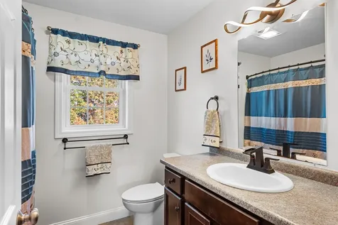 12 Crawford Lane Hooksett NH 03106