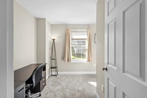 12 Crawford Lane Hooksett NH 03106