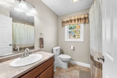 12 Crawford Lane Hooksett NH 03106