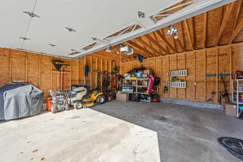 12 Crawford Lane Hooksett NH 03106