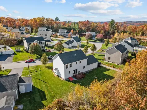 12 Crawford Lane Hooksett NH 03106