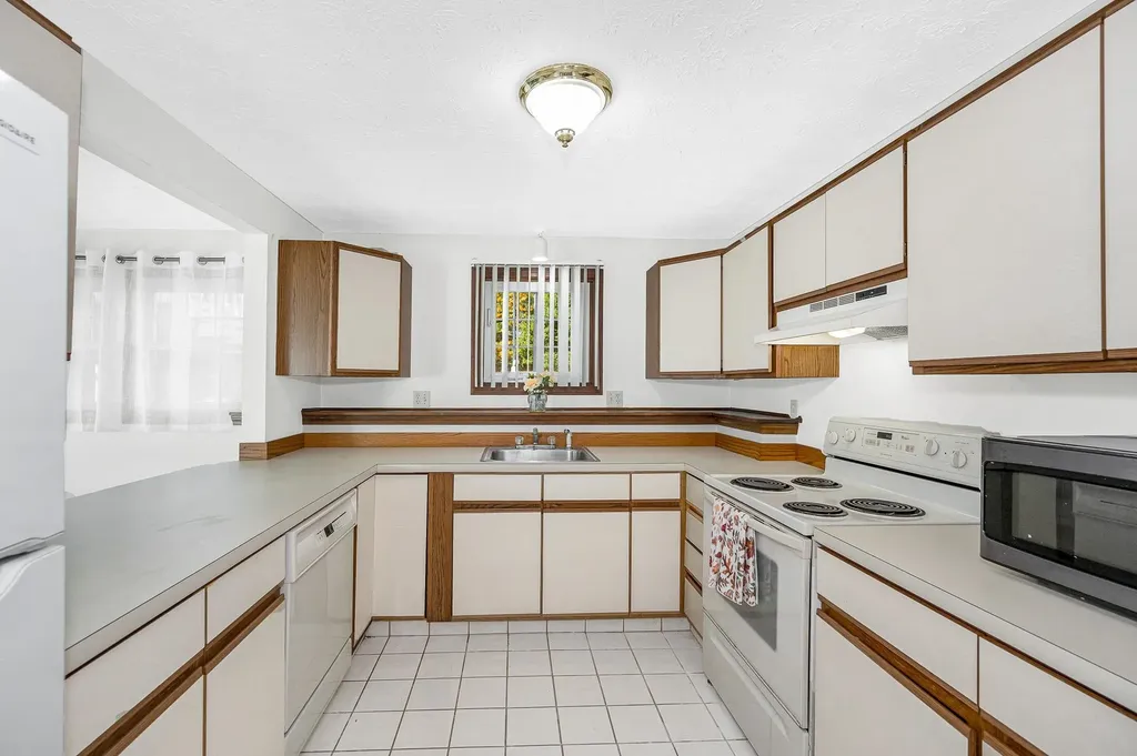 7 Corduroy Road Amherst NH 03031