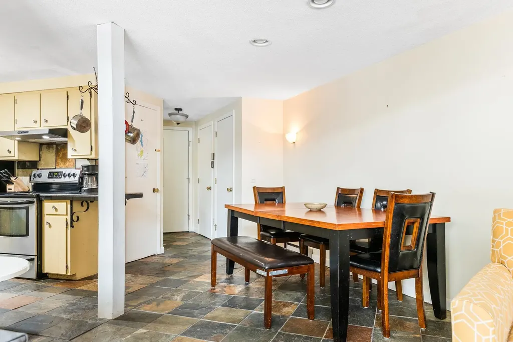 18 Pleasant Drive Grantham NH 03753