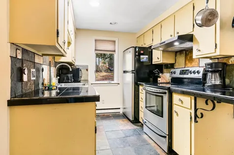 18 Pleasant Drive Grantham NH 03753