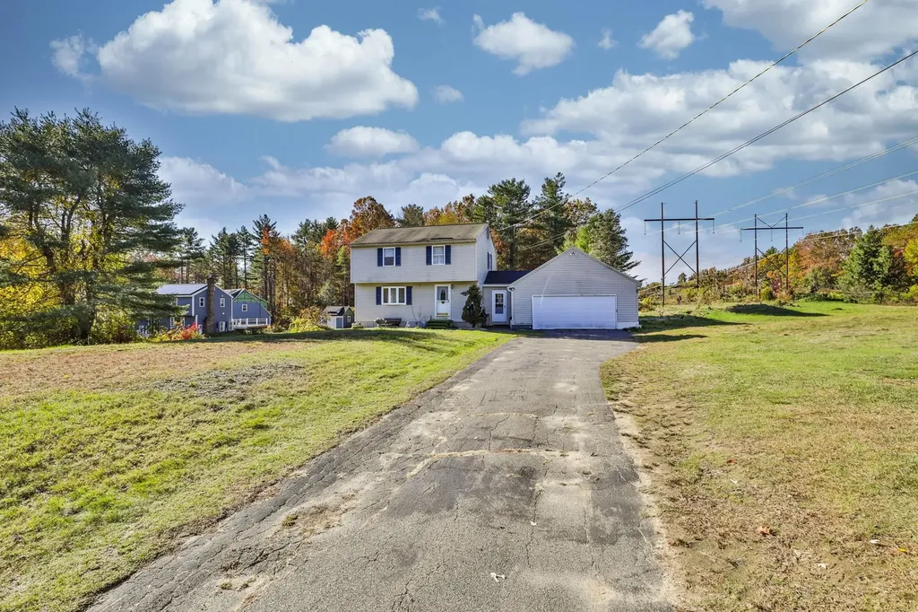 8 Ledgewood Drive Derry NH 03038