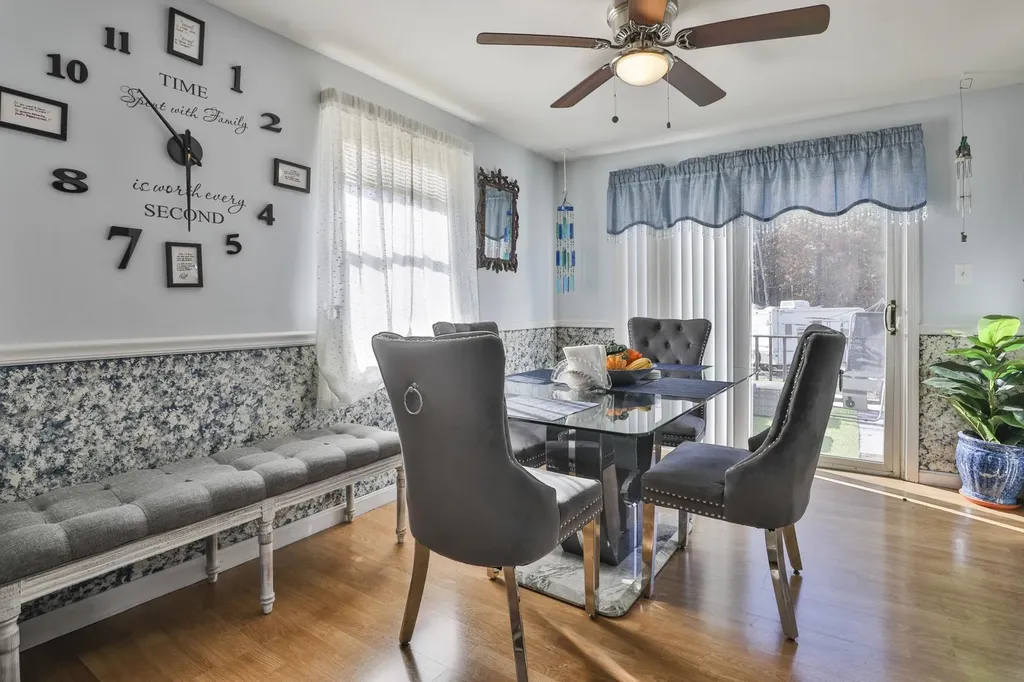 8 Ledgewood Drive Derry NH 03038