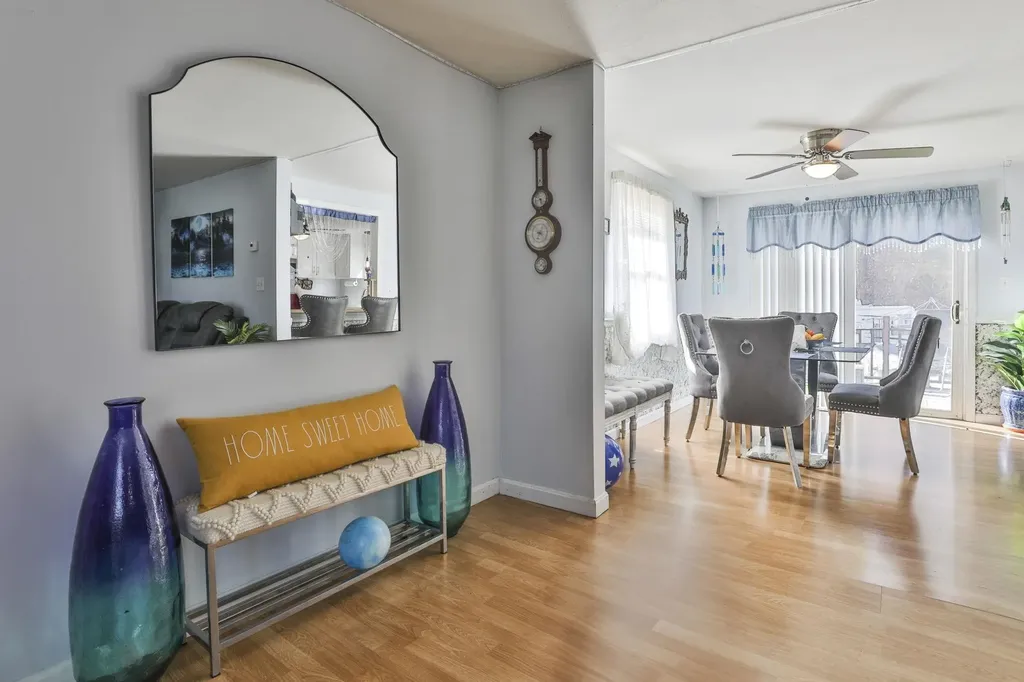 8 Ledgewood Drive Derry NH 03038