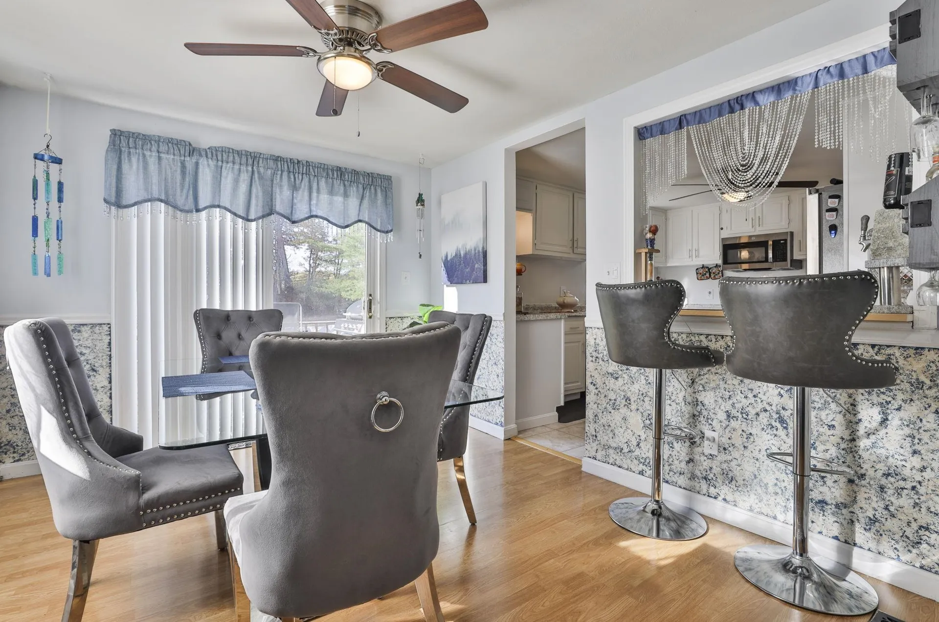 8 Ledgewood Drive Derry NH 03038