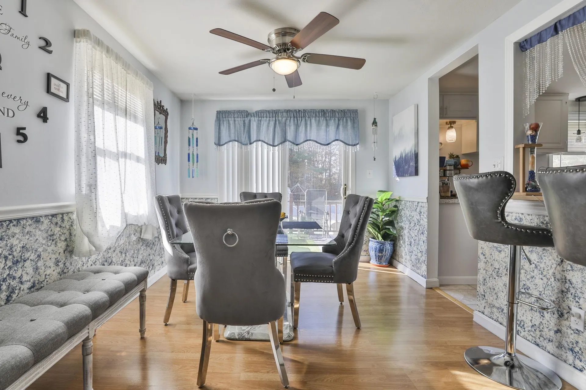 8 Ledgewood Drive Derry NH 03038