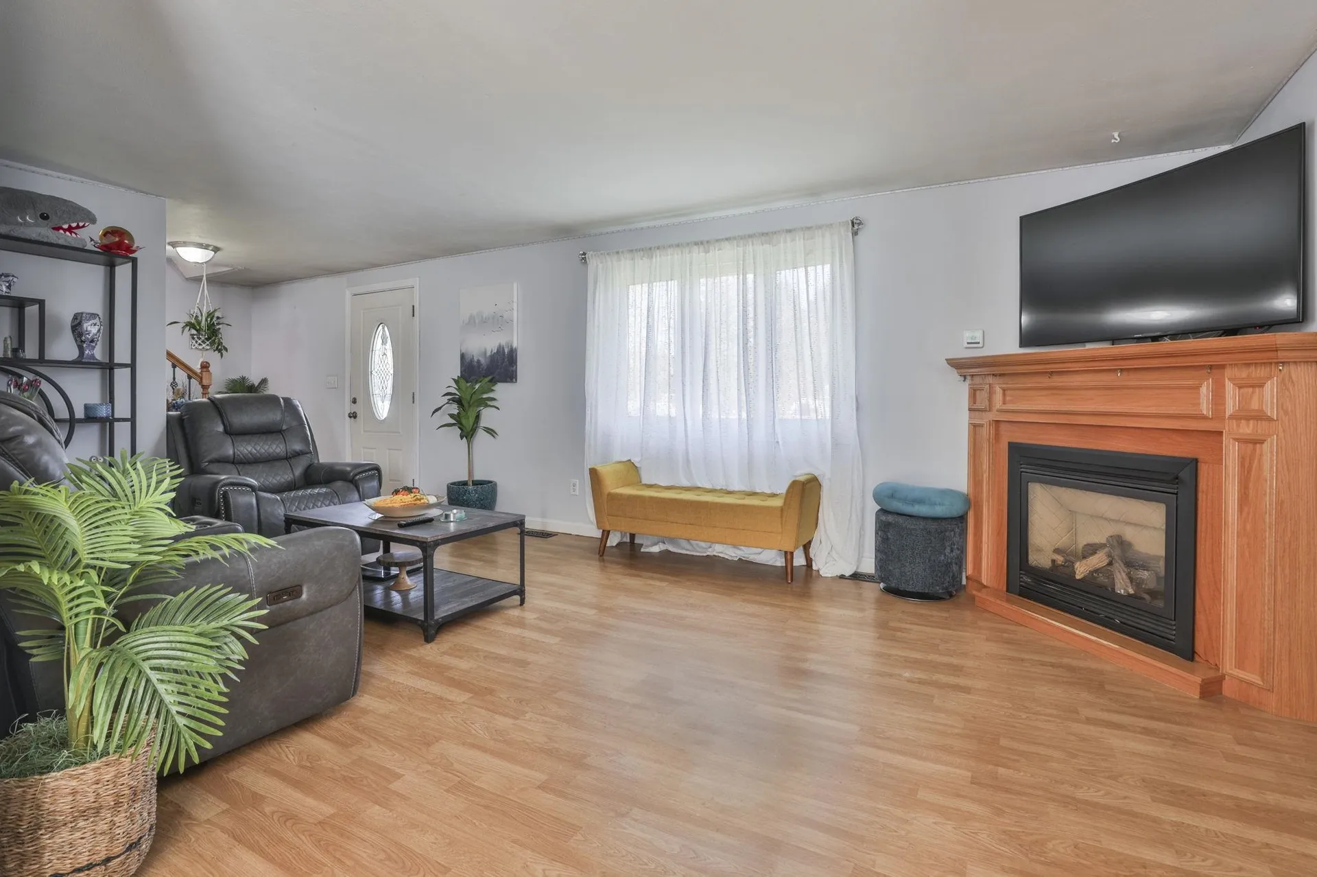 8 Ledgewood Drive Derry NH 03038