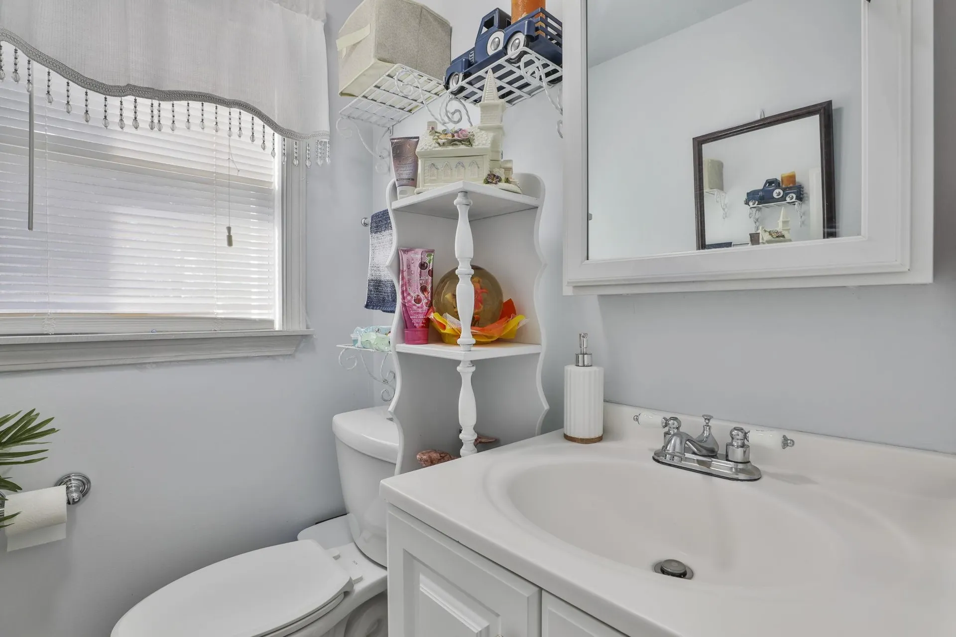 8 Ledgewood Drive Derry NH 03038