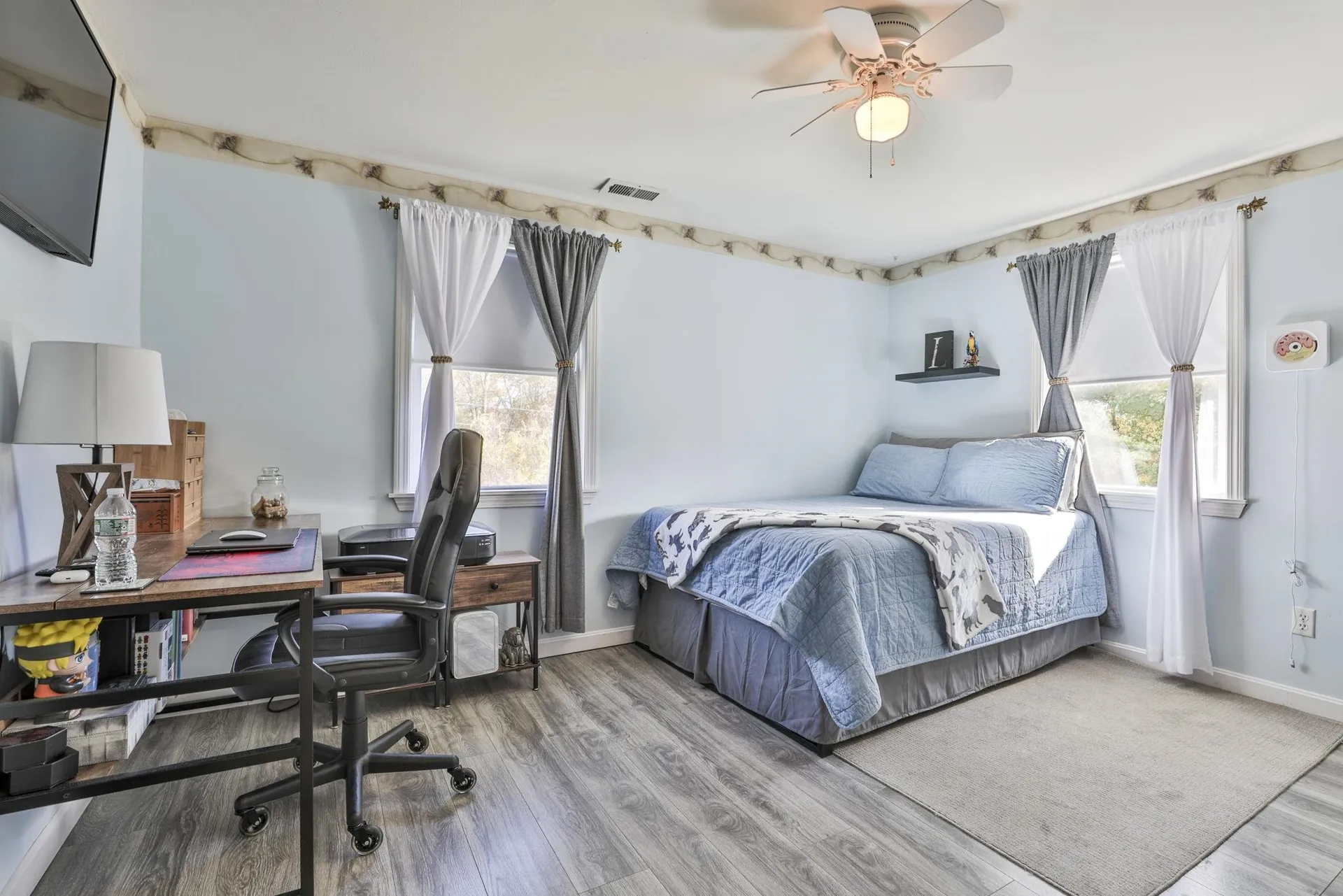 8 Ledgewood Drive Derry NH 03038