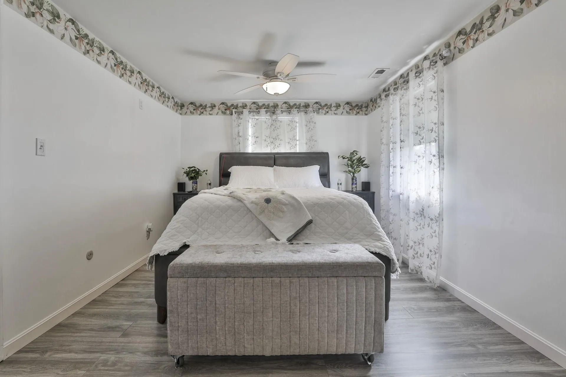 8 Ledgewood Drive Derry NH 03038