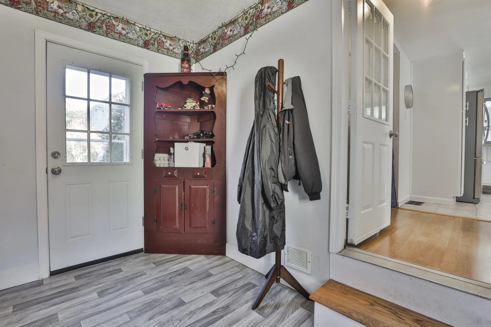 8 Ledgewood Drive Derry NH 03038