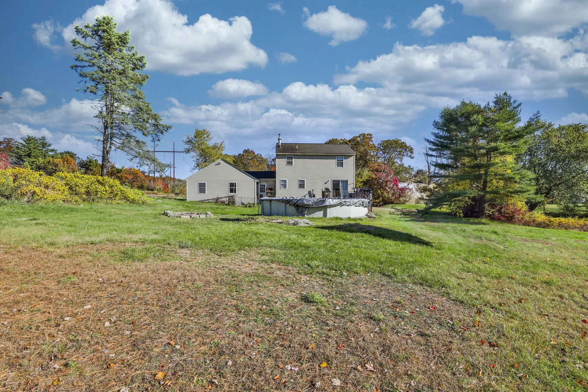 8 Ledgewood Drive Derry NH 03038